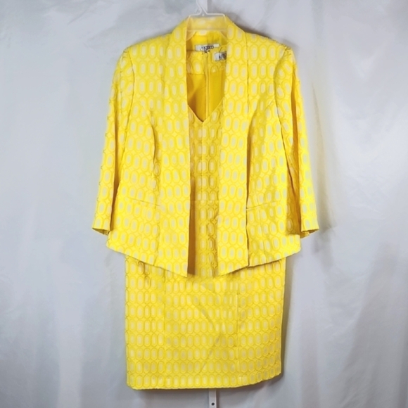 Kasper Yellow 2 Piece Suit Size 14W - Picture 1 of 10